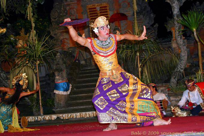 Príncipe no intervalo, Barong, dança balinesa - Bali