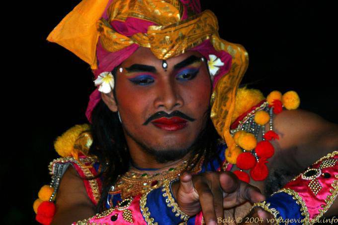 Linhas puras, Ubud Barong - Bali