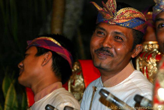 Músico sorriso Ubud Barong - Bali