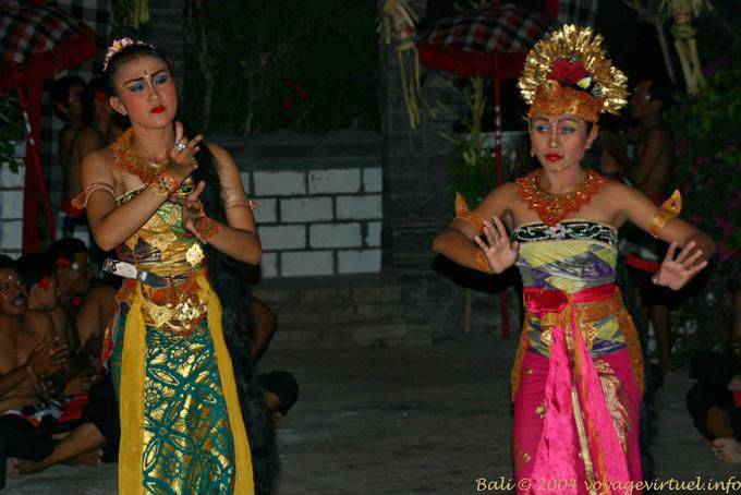Sita sob a proteção de Laksamana, Kecak dança em Uluwatu - Bali