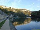 Besançon, caminhar sobre as margens do Doubs, França.