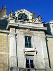 Besançon, detalhe de outra frente, porta Prefeitura, França.