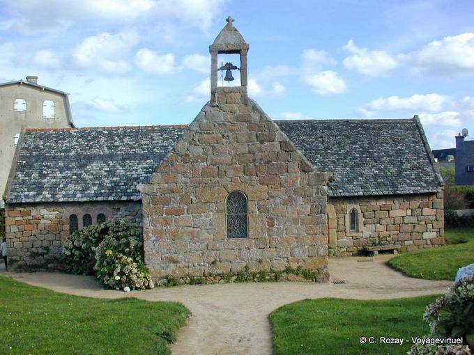 A capela Saint-Guirec Ploumanac'h, Brittany - França