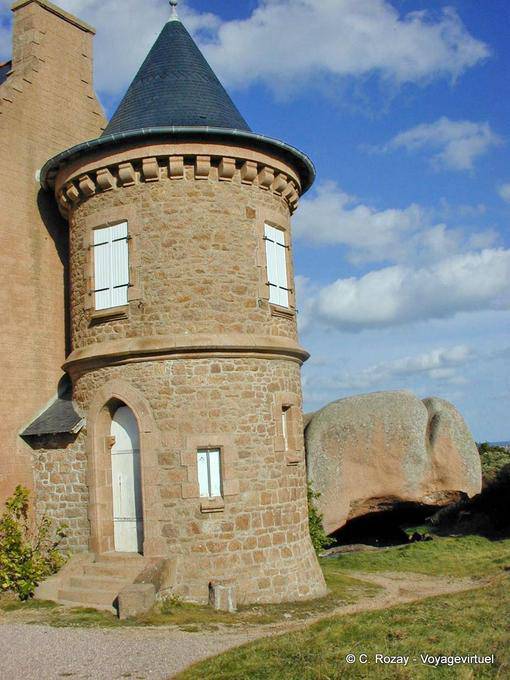 Tour de Castel Ploumanach, Brittany - França