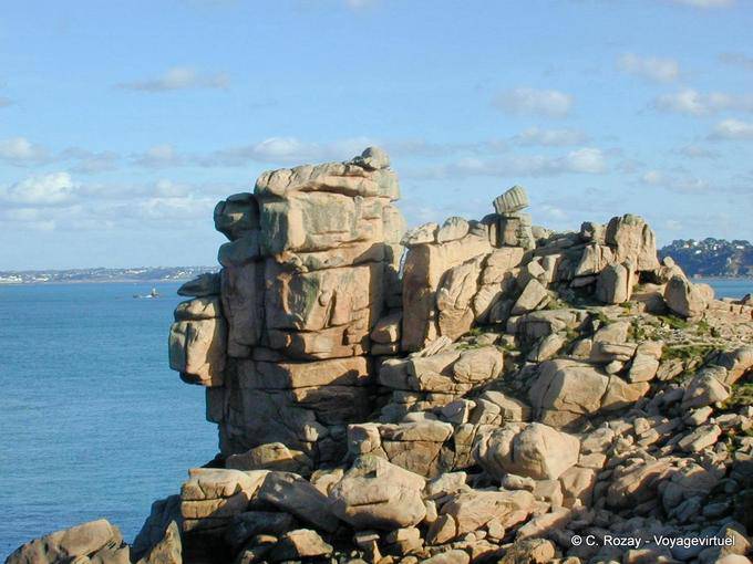 O Castelo do Caminho Diabo, guarda costeira, Perros Guirec, Brittany - França