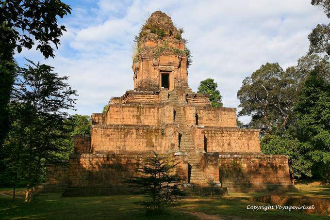 Templo hindu dedicado a Shiva, Baksei Chamkrong, Angkor, Camboja