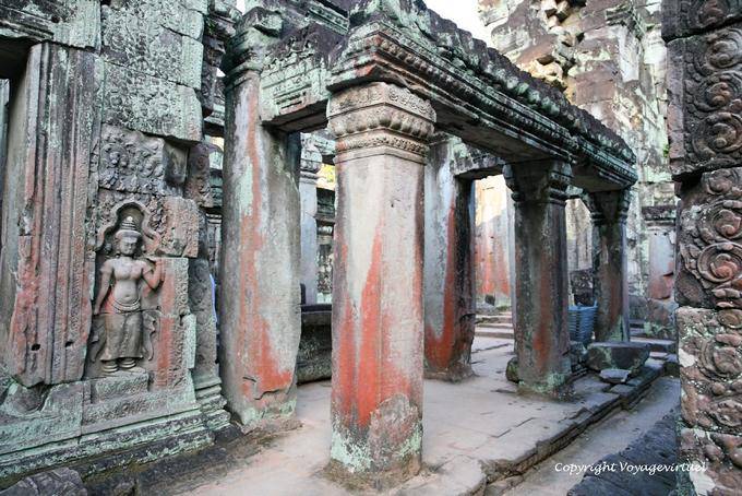 Colunas quadradas, Preah Khan, Angkor, Camboja