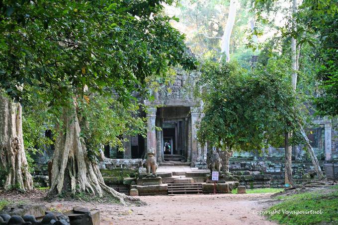 Uma das entradas do Complexo Preah Khan, Angkor, Camboja