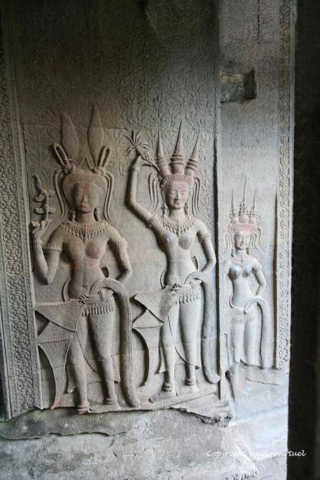 Esculturas de cor apsaras, Angkor Wat, Angkor, Camboja