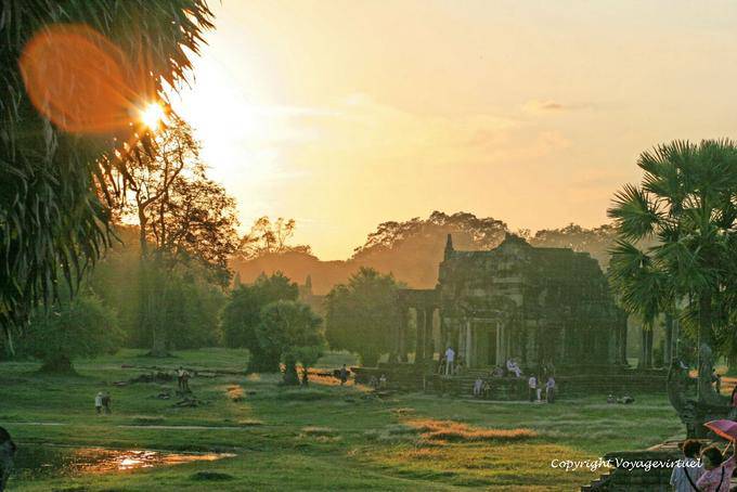Luz da noite no anexo do templo, Angkor Wat, Angkor, Camboja