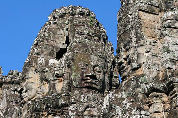 Emaranhado de edifícios Bayon Angkor Thom, Angkor, Camboja