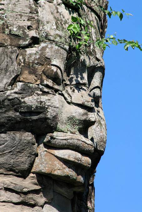 Close-up em cima do pai de Jayavarman VII, o Bayon Angkor Thom, Angkor, Camboja