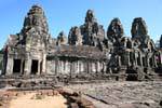 Fachada e norte galerias Bayon Angkor Thom, Camboja.