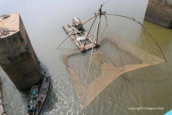 Descida de solha nas águas do rio Mekong, Phumi Chhlong - Camboja