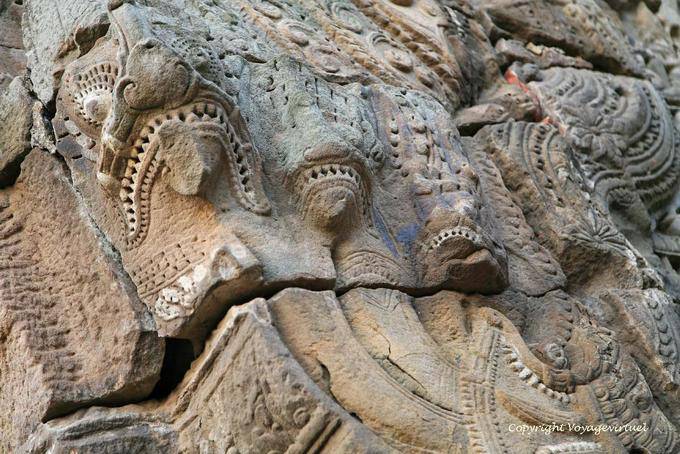 Faces monstro esculpida, Wat Nokor, Kampong Cham - Camboja