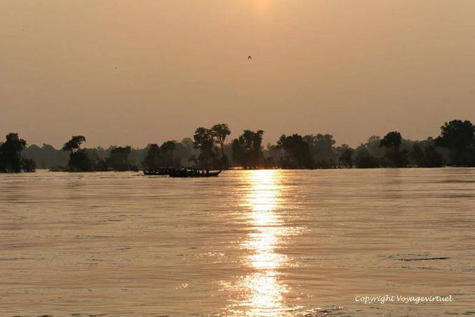 Em busca de golfinhos no rio Mekong Kracheh (Kratie) - Camboja