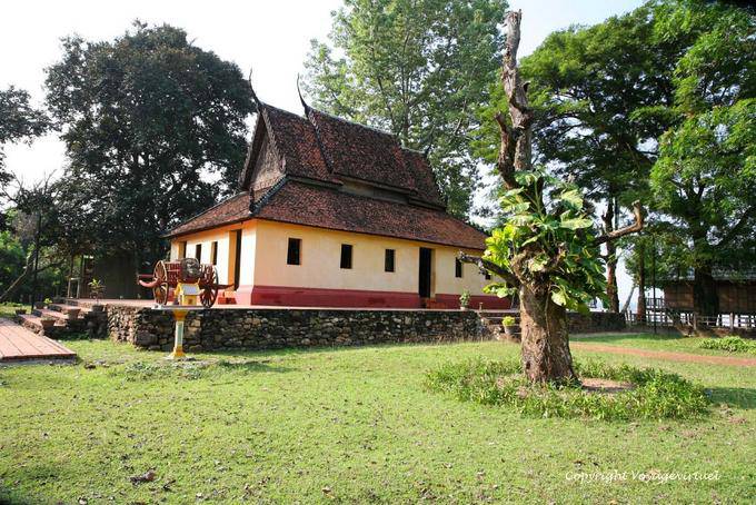 Pagoda restaurado em 2002 pelos alemães, Wat Roka Kandal Kracheh (Kratie) - Camboja