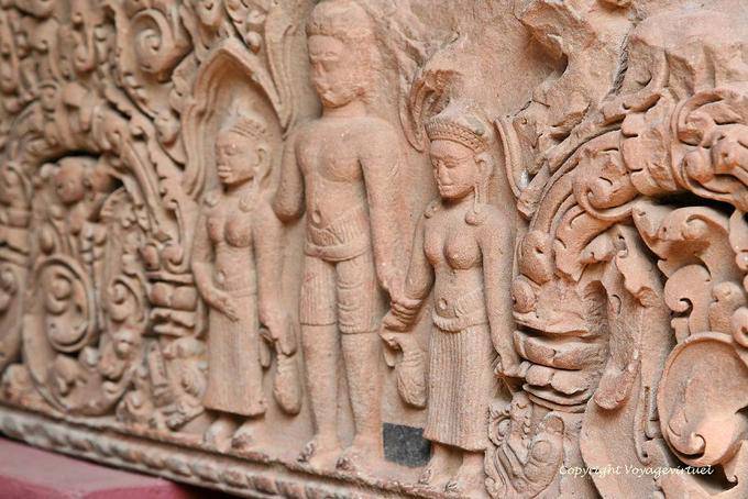 Close-up no centro de um estilo de Baphuon lintel, Kampong Thom, Phnom Penh Museu - Camboja