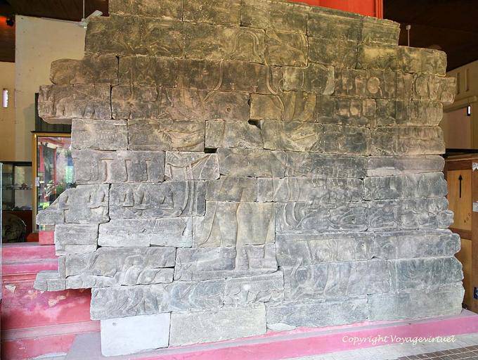 Baixo-relevo estilo Bayon do século XII Banteay Chhmar, Museu Phnom Penh - Camboja