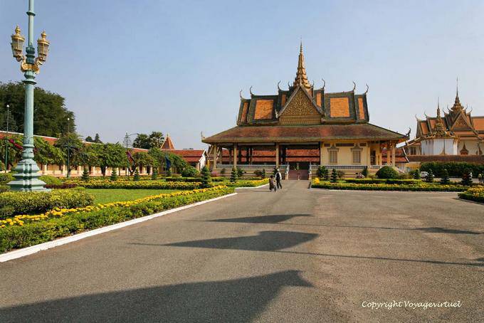 O Pavilhão Phochani (dança de salão), Palácio Real, Phnom Penh - Camboja