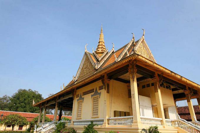 Voltar e lateral do Phochani Pavilion, Palácio Real, Phnom Penh - Camboja