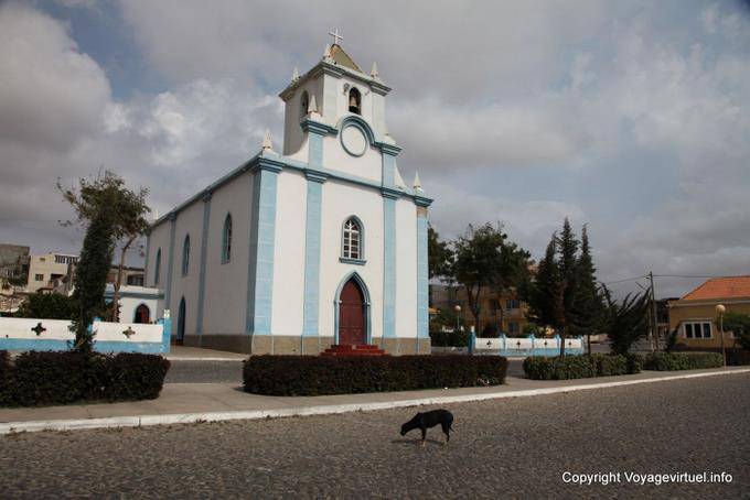 Santiago, Tarrafal igreja no centro - Cabo Verde