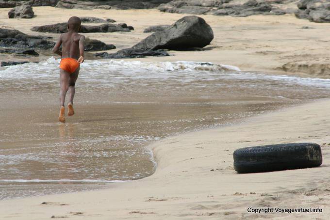 Santiago, Tarrafal, correndo na praia - Cabo Verde