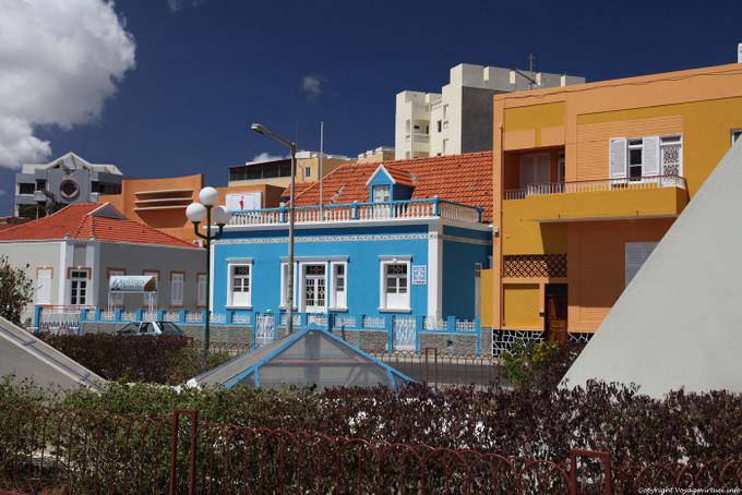 São Vicente, praca Amilcar Cabral, Mindelo, cores locais - Cabo Verde