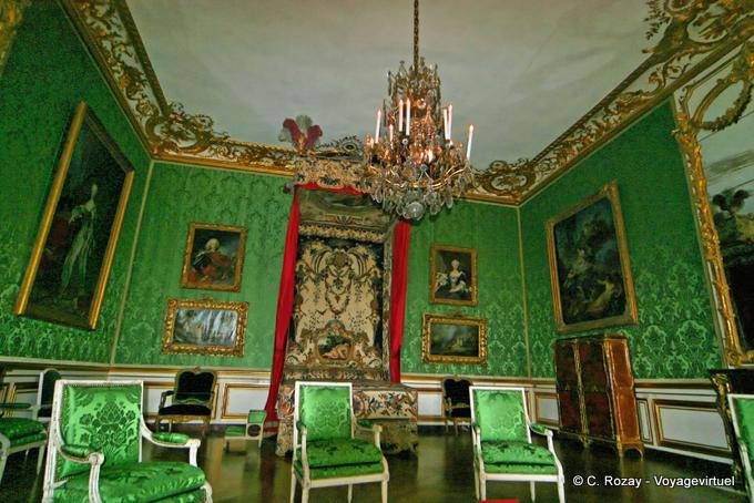 Outro ponto de vista da cama para a Duquesa de Dauphin, Palácio de Versalhes