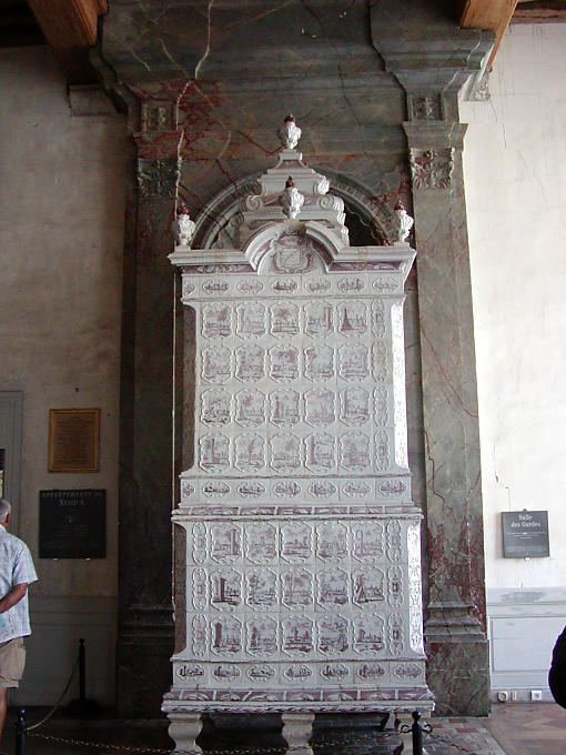 Fogão Monumental na sala da guarda, Chambord, França.