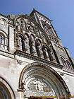 Grande tímpano, exterior vista, a Basílica de Vézelay, França.