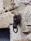 Cavalo atribui a uma parede, Vézelay, França.