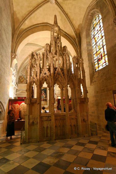 Túmulo de João XXII, Notre Dame des Doms, Avignon, Provença, França