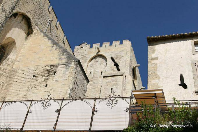 Tour Saint-Laurent, Palais des Papes, em Avignon, Provença, França