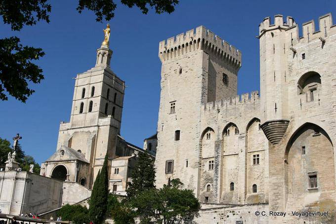 Torre Campane o Palácio Papal e torre de ND des Doms, Avignon, Provença, França
