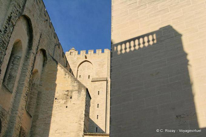 Sombra antes da rodada St. Lawrence, Avignon, Palais des Papes, Provença, França