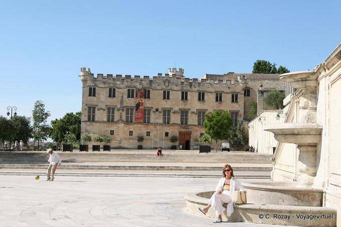 Palácio do Arcebispo tornou-se museu Petit Palais, Avignon, Palace Square, Provença, França