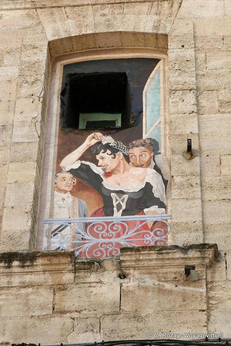 Estrelas pintados em trompe-l'oeil em uma moldura da janela, Avignon, Provença, França
