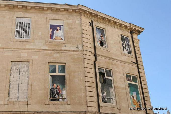 Sham de representação parede teatro de ópera de artistas famosos, Corneille e Molière ruas, Avignon, Provença, França