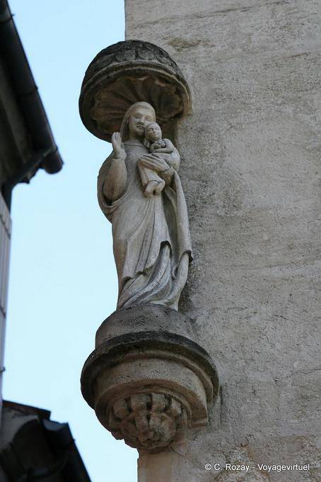 Estátua da Virgem com o Menino, Mazan esquina e lugar Crillon, Avignon, Provença, França
