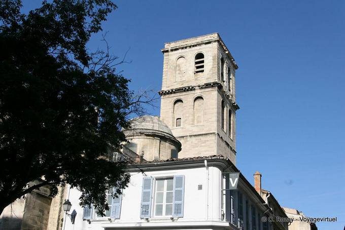 Torre sineira da igreja St. Agricola, Avignon, Provença, França