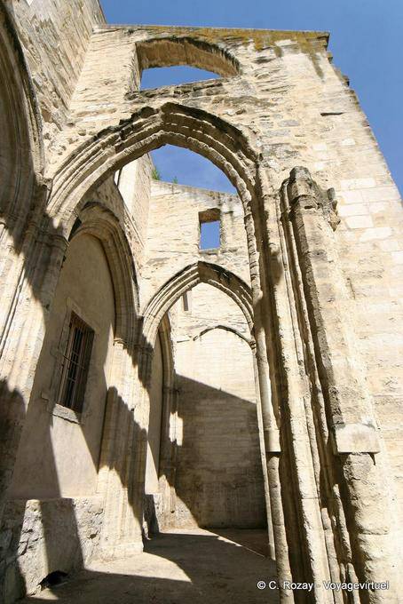 Arcos do antigo mosteiro de Cluny College, beneditino, Temple Saint Martial, Avignon, Provença, França
