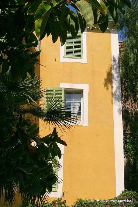 Bormes-les-Mimosas, cores típicas de fachada, Provença, França