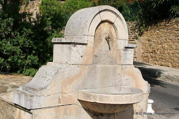 Bormes-les-Mimosas, fonte secou, Provença, França
