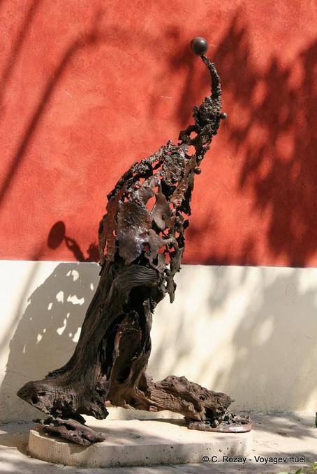 Collobrières, escultura de metal, Provença, França