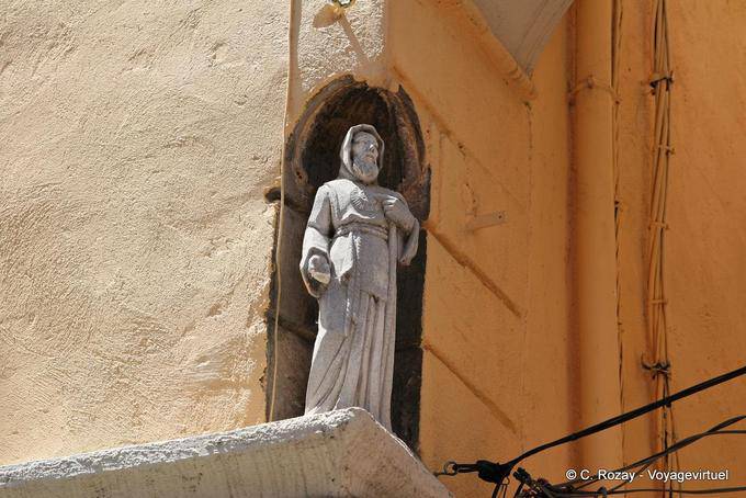 Fréjus, estátua ângulo santo São Francisco de Paula, Provença, França