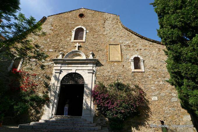 Bormes les Mimosa - Igreja de St. Trophime Place Georges Pompidou, Provença, França