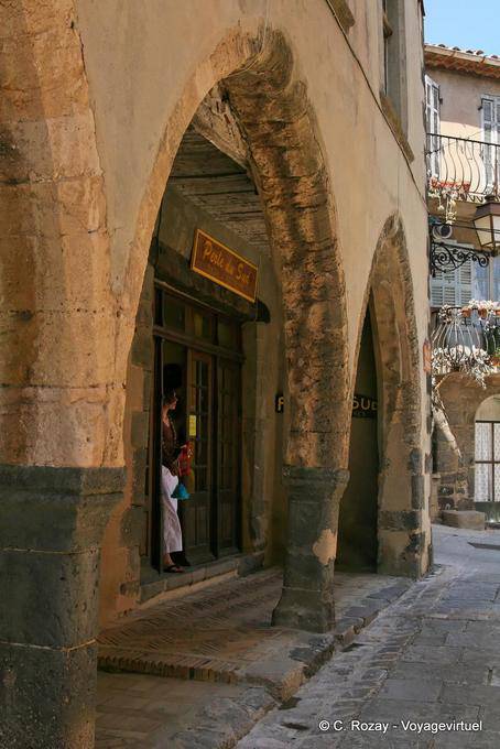 Grimaud, fliperamas de rua Templar, Provença, França