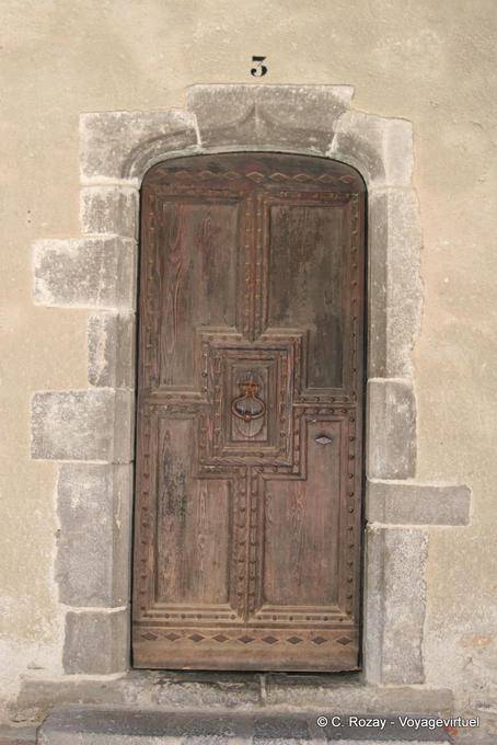 Grimaud, porta antiga ornamentado, Provença, França