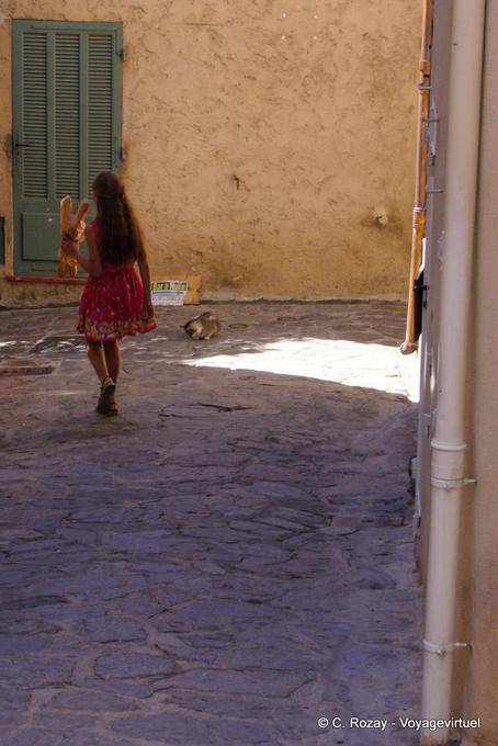 Ramatuelle, a menina com pauzinhos, Provença, França